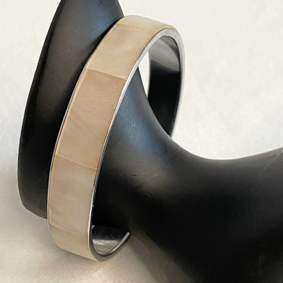Vintage Bangle Bracelet Mother of Pearl Dodecagon Shape Silver Tone Interior - Picture 1 of 5